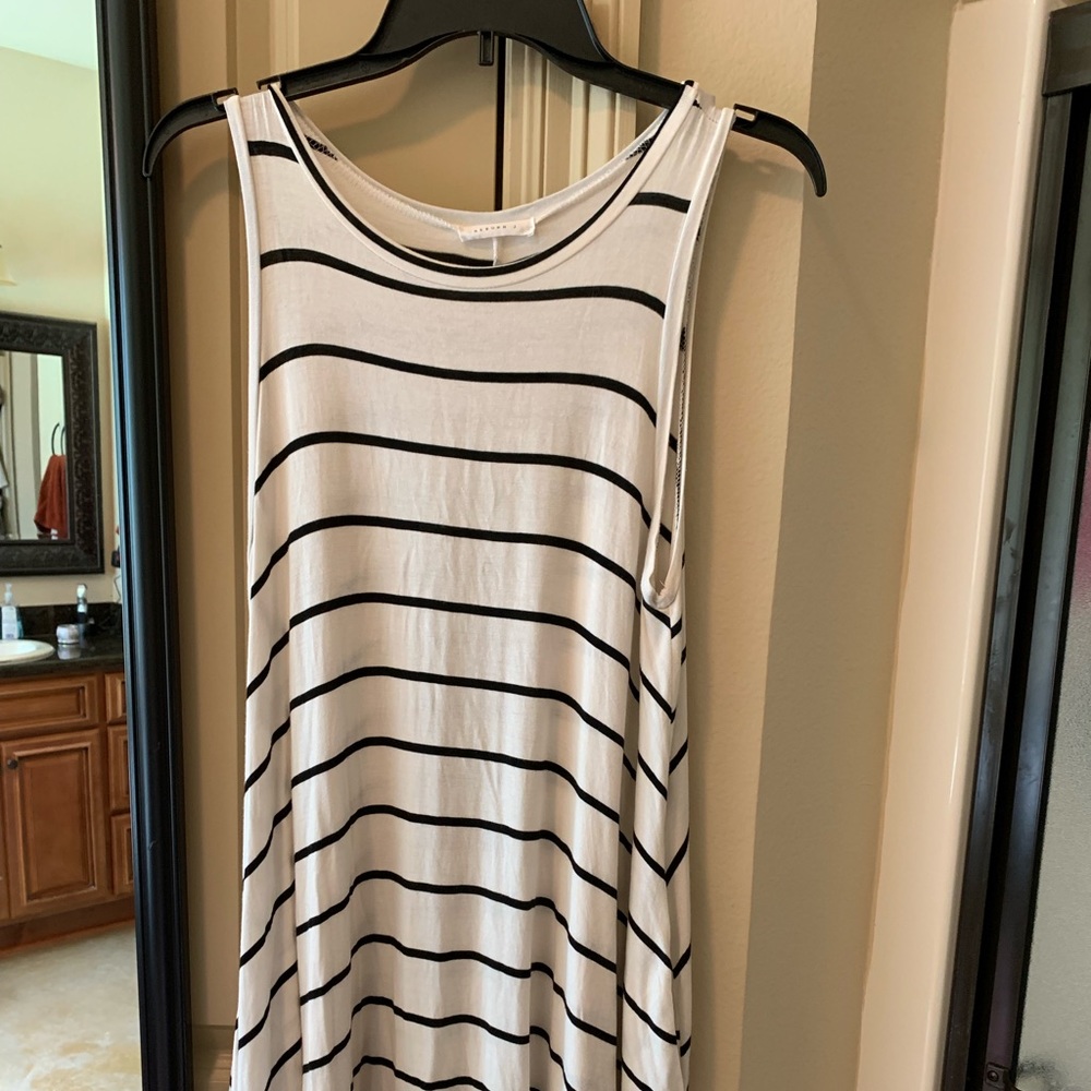 Large dress NWOT.